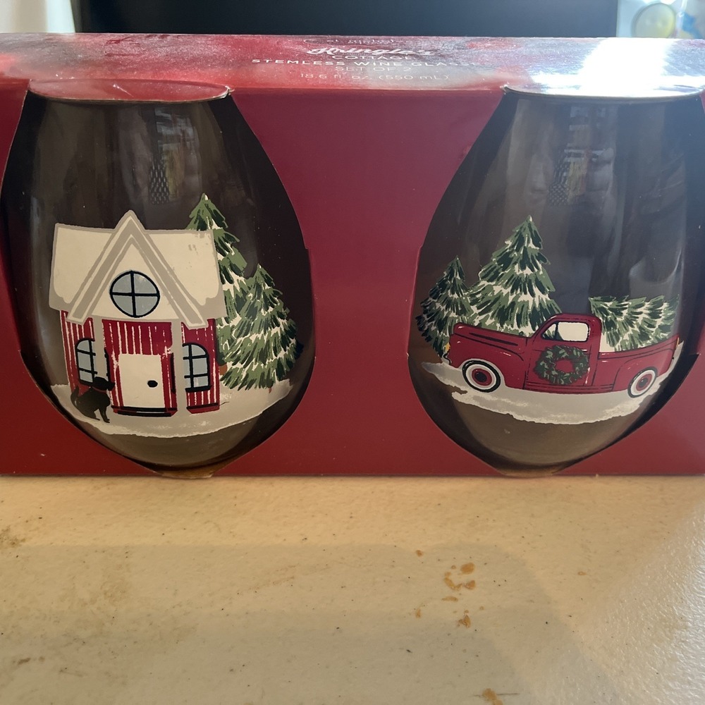 NIB Kohl's St Nicholas Square Stemless Wine Glasses Red Truck And Cottage.